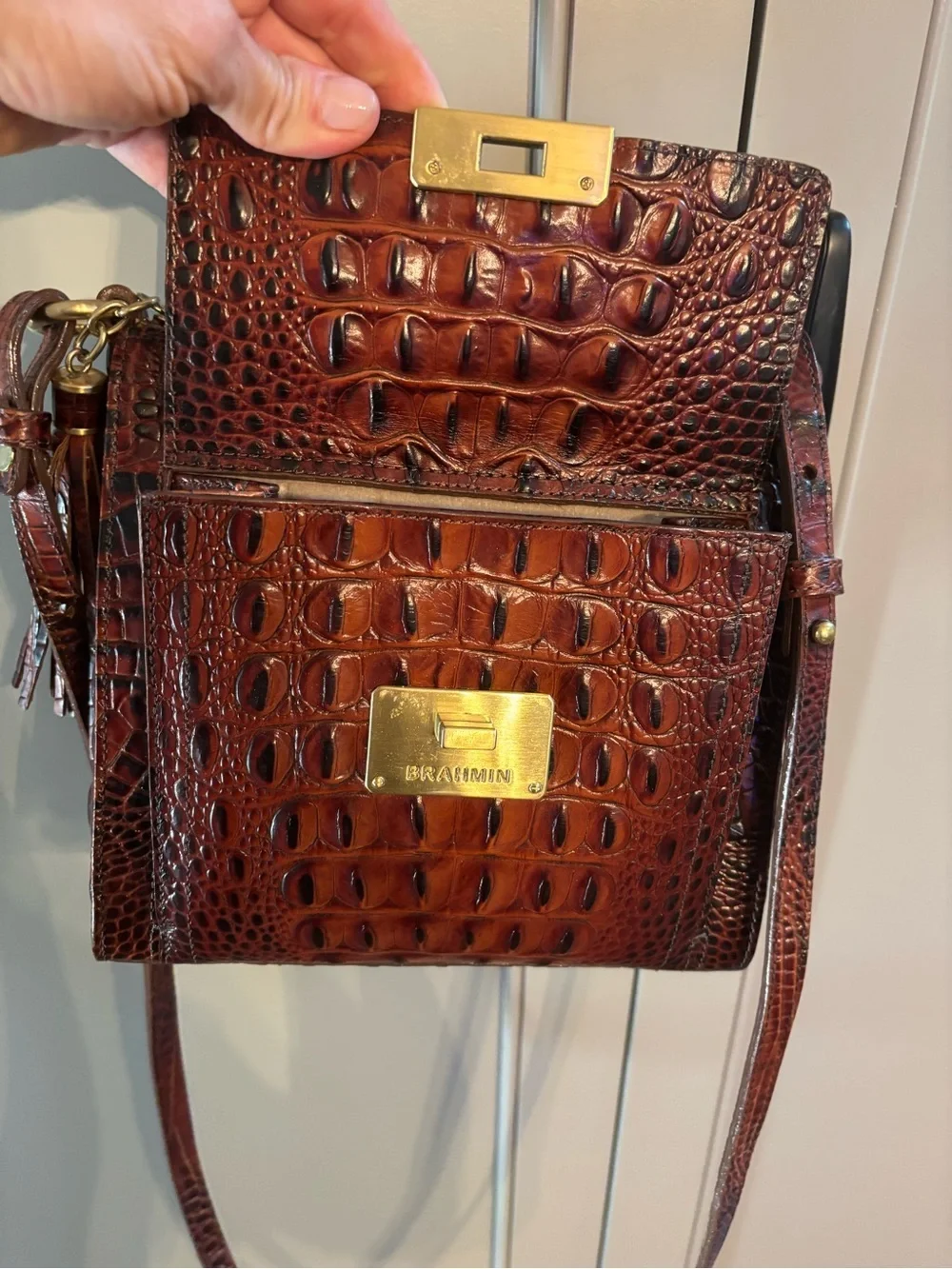 BRAHMIN Melbourne Manhattan Pecan Croc Embossed Leather Turnlock Crossbody Bag